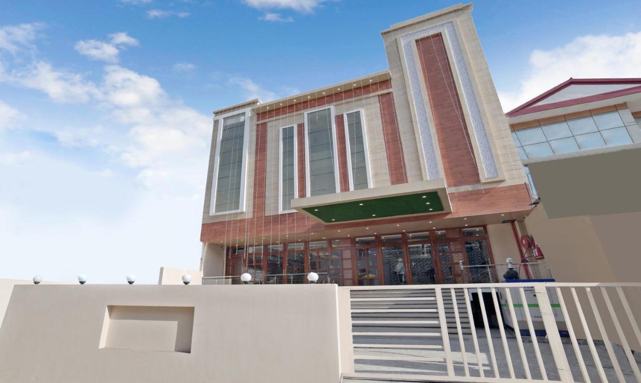 Treebo G K Residency Near Dehradun Railway Station Hotel Exterior foto